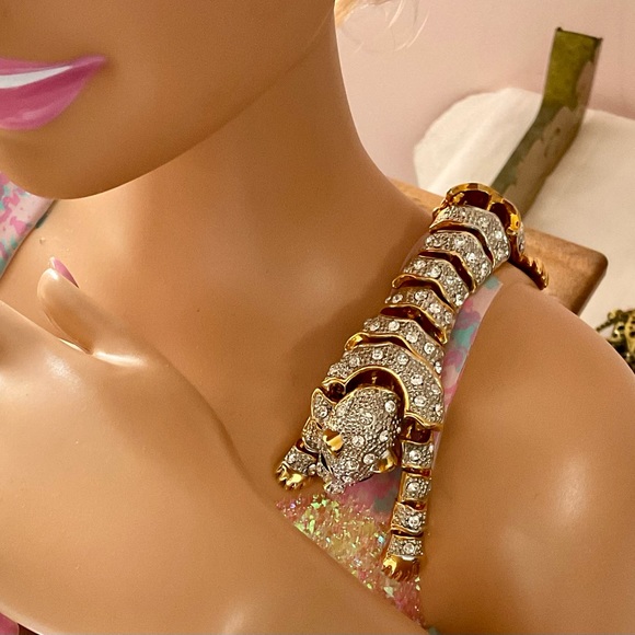 Glitzy, Sparkly Panther/Leopard Shoulder Brooch Eye Catcher! Over 7 inches long! - Picture 7 of 12